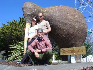 Irgendwo in Neuseeland (2): ... Kiwis sogar im Riesenformat. Vorsicht!
