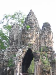 Siem Riep/Angkor: Ein Tor auf der Strasse zu den Tempeln